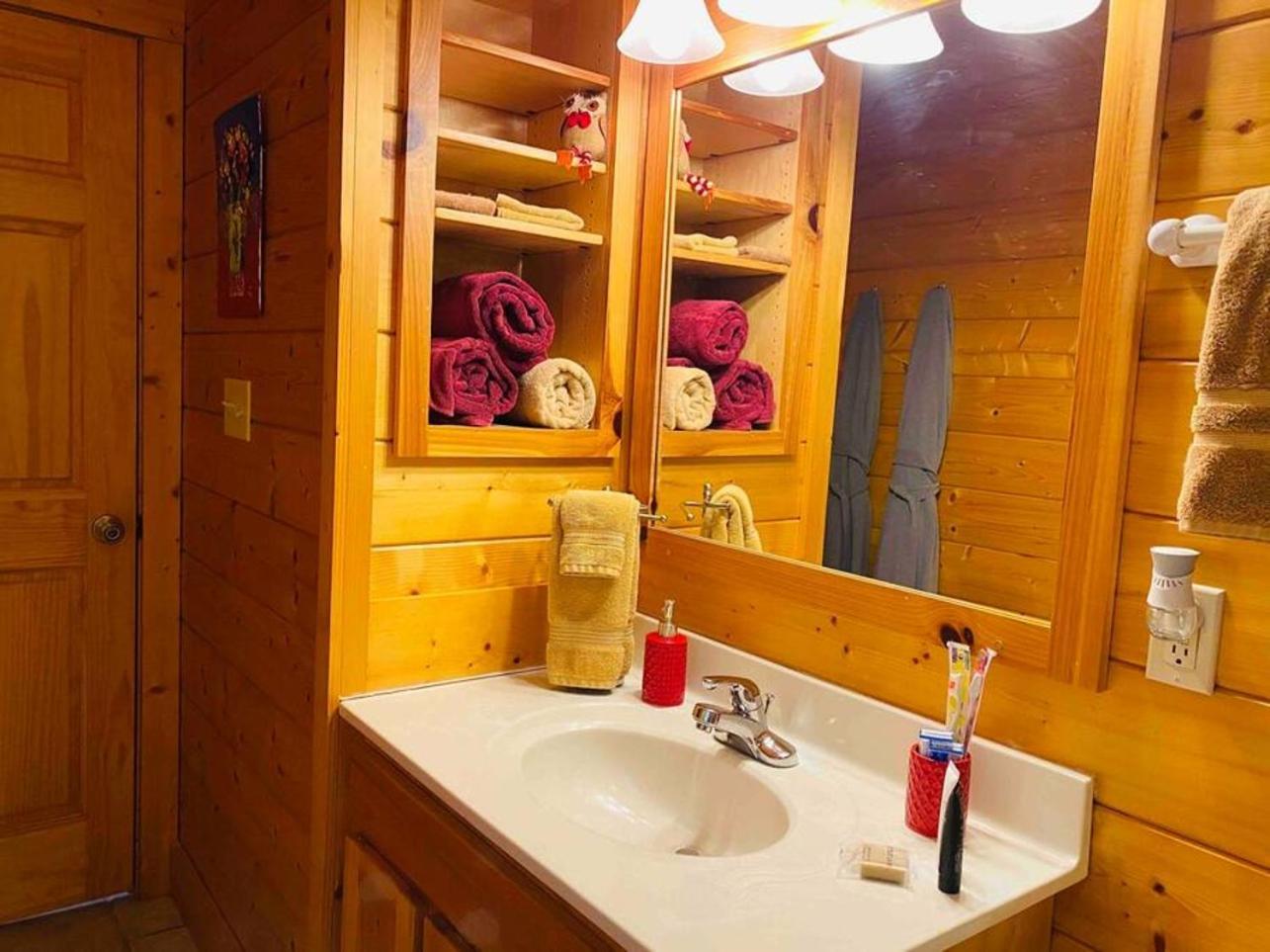 Romantic, Honeymoon Cabin In The Smokies! Gatlinburg Exterior foto