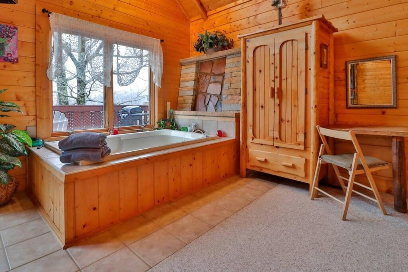 Romantic, Honeymoon Cabin In The Smokies! Gatlinburg Exterior foto